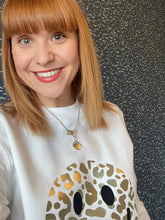 Load image into Gallery viewer, Smiley Leopard - Sweatshirt - White/Vanilla